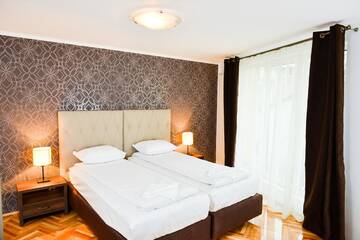 Фото номера Улучшенный номер с кроватью размера «king-size» Отель Park House г. Деж 12