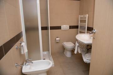 Фото номера Люкс Отель Grand Master Hotel г. Деж 7